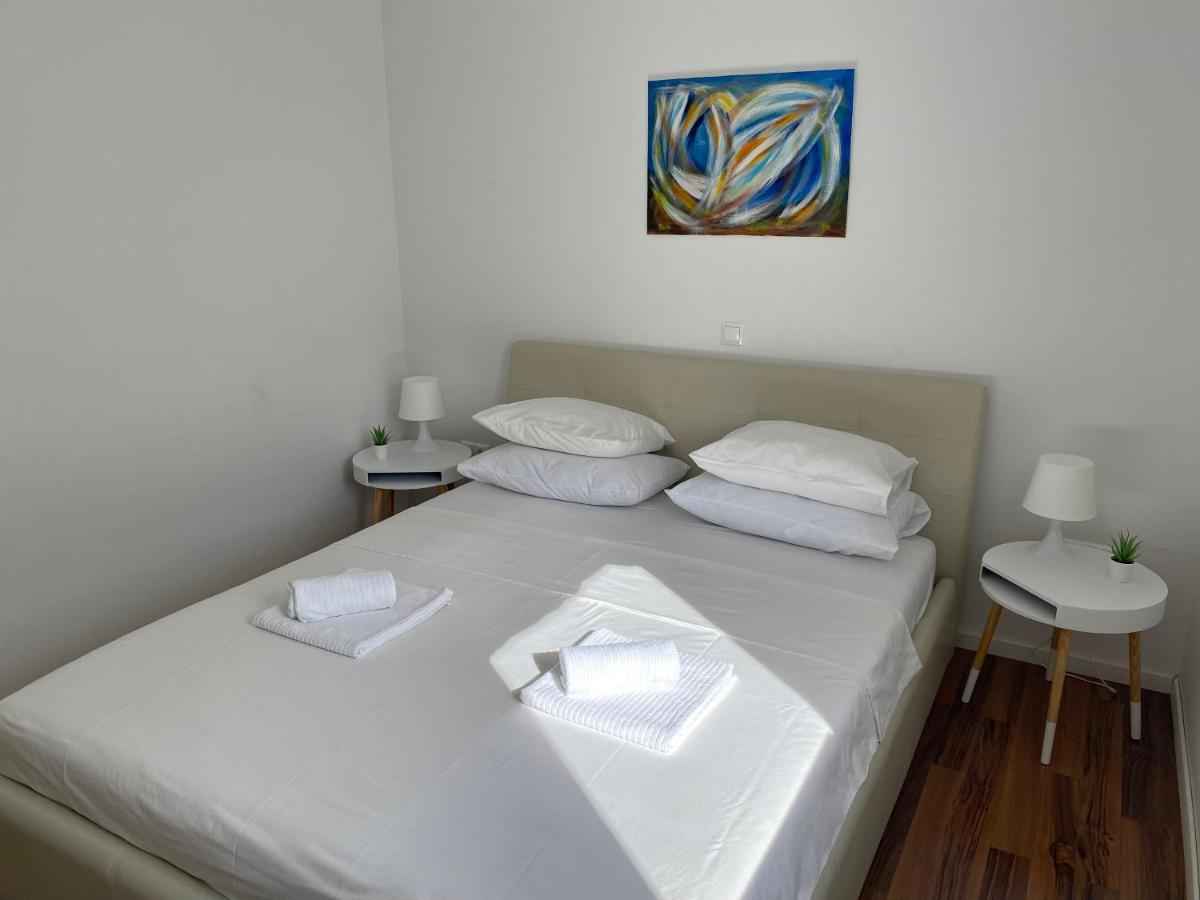 Private Pool And Mediterranean Garden Apt Mia Šilo Kültér fotó