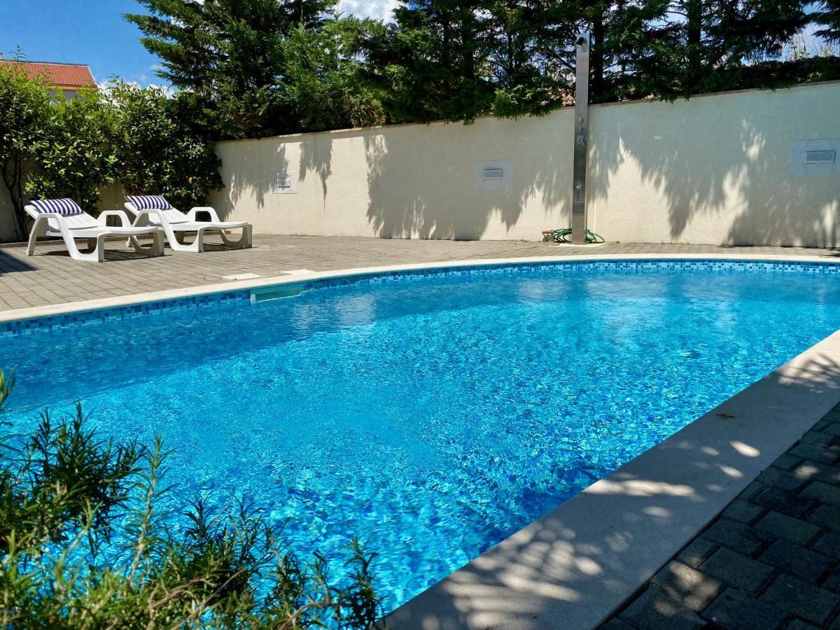 Private Pool And Mediterranean Garden Apt Mia Šilo Kültér fotó