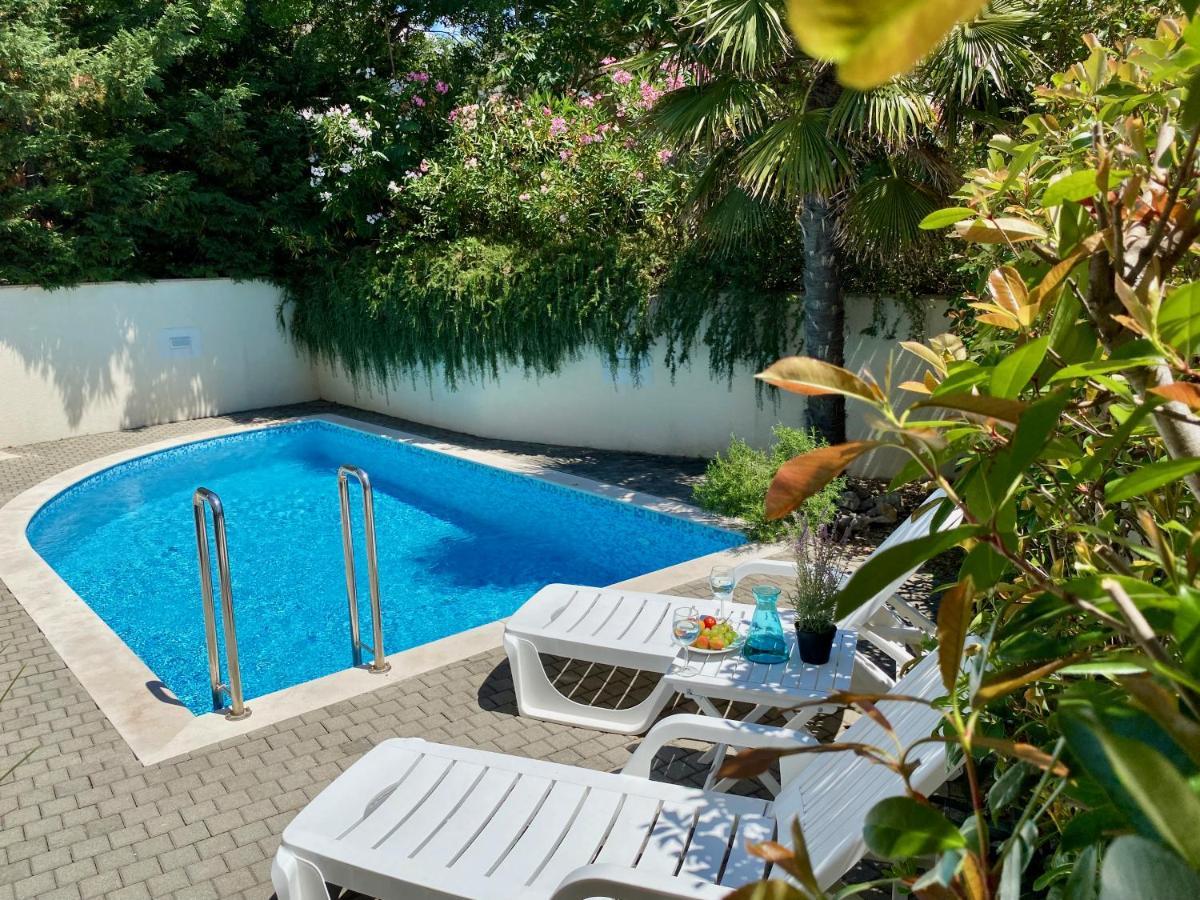 Private Pool And Mediterranean Garden Apt Mia Šilo Kültér fotó